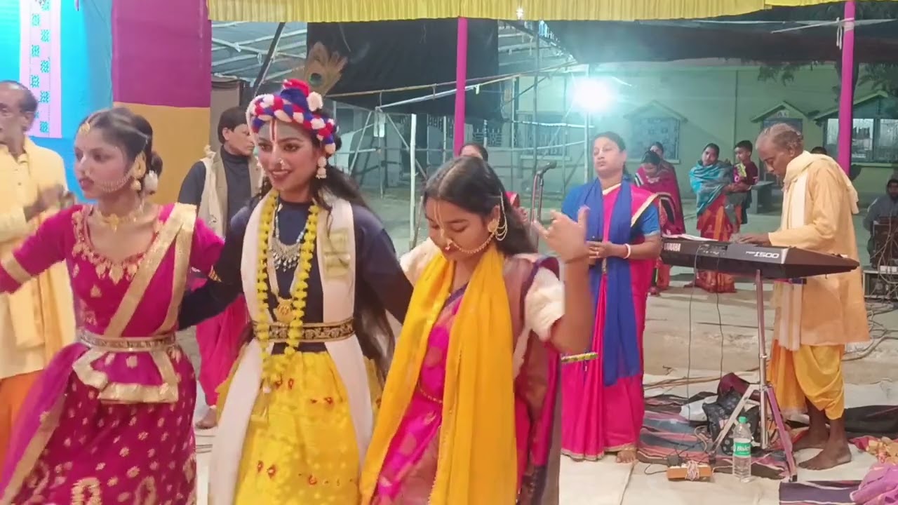ইস্টিসনের রেল গারিটা // এই সুরে হরিনাম তারামা সম্প্রদায় শান্তিপুর নদীয়া ph9310157439//7810800501🙏🏻