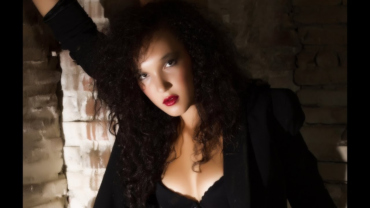 off camera strobe /  flash without special triggers.