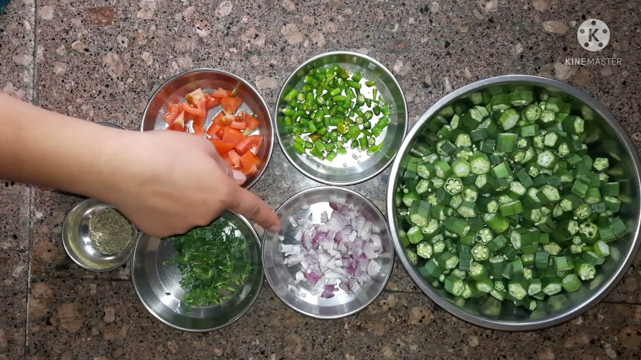 भेंडीची भाजी | Bhendi Fry | Quick Tiffin Sabzi | Bhannat Kitchen Recipe