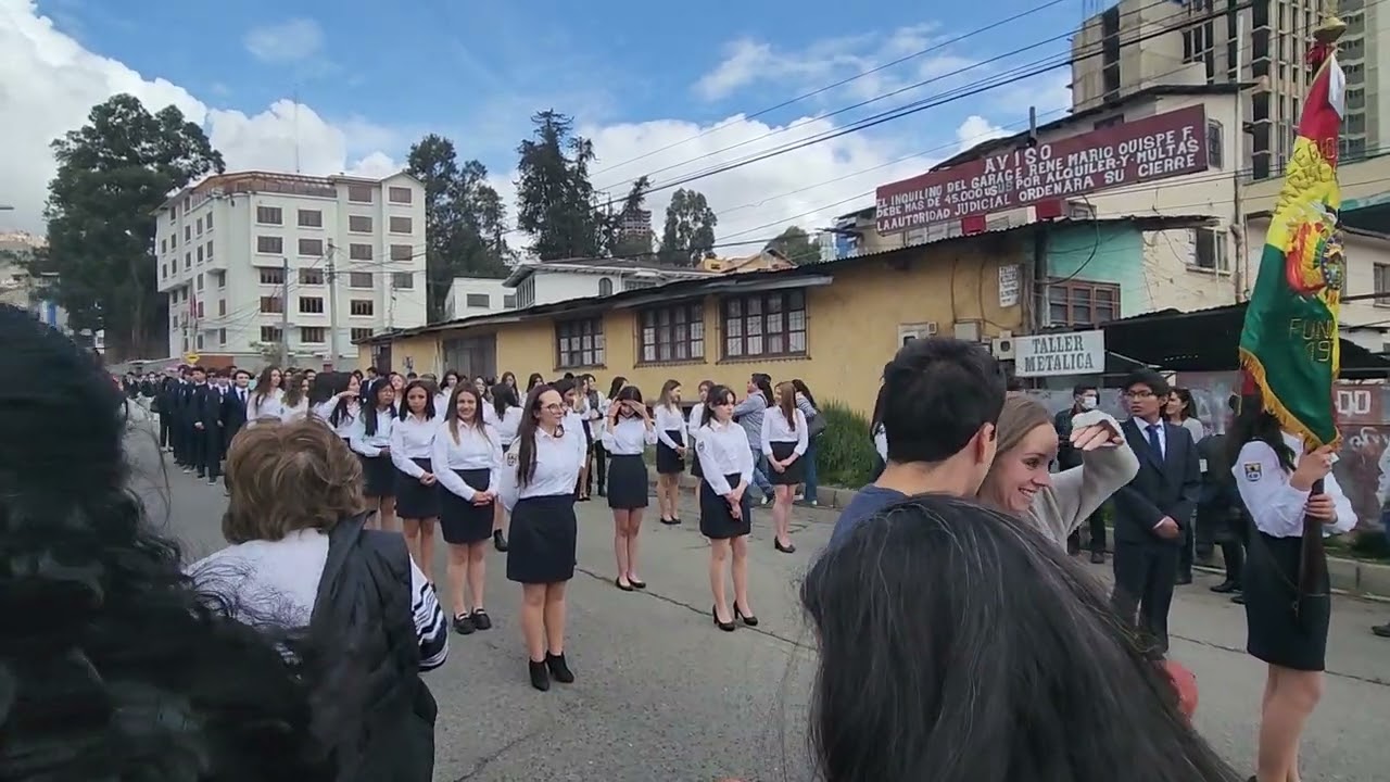 Colegio Aleman Mariscal Braun en el desfile del 23 de marzo