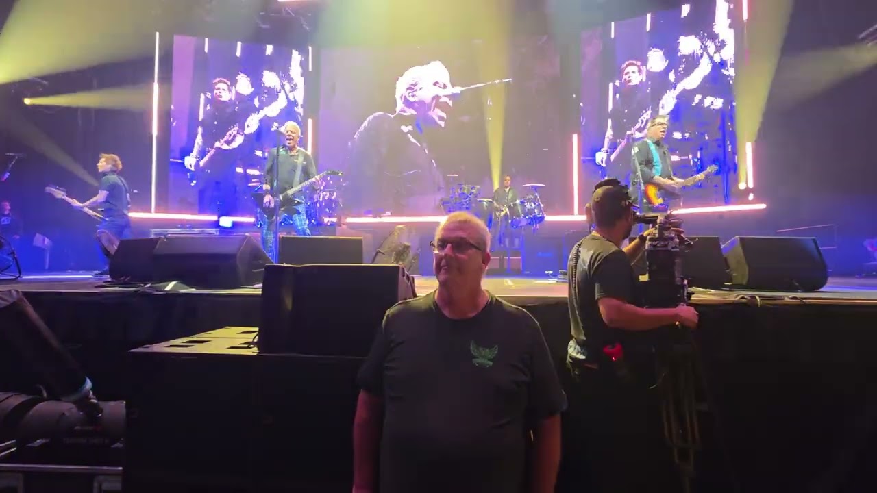 The Offspring - Self Esteem (Live at the Fargodome)