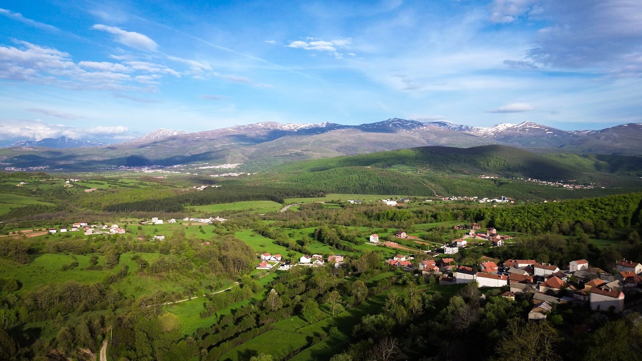 Fshati Buçe, Kosovo 🇦🇱 | Beautiful Green Village in Spring 🌿 | Cinematic Drone 4K