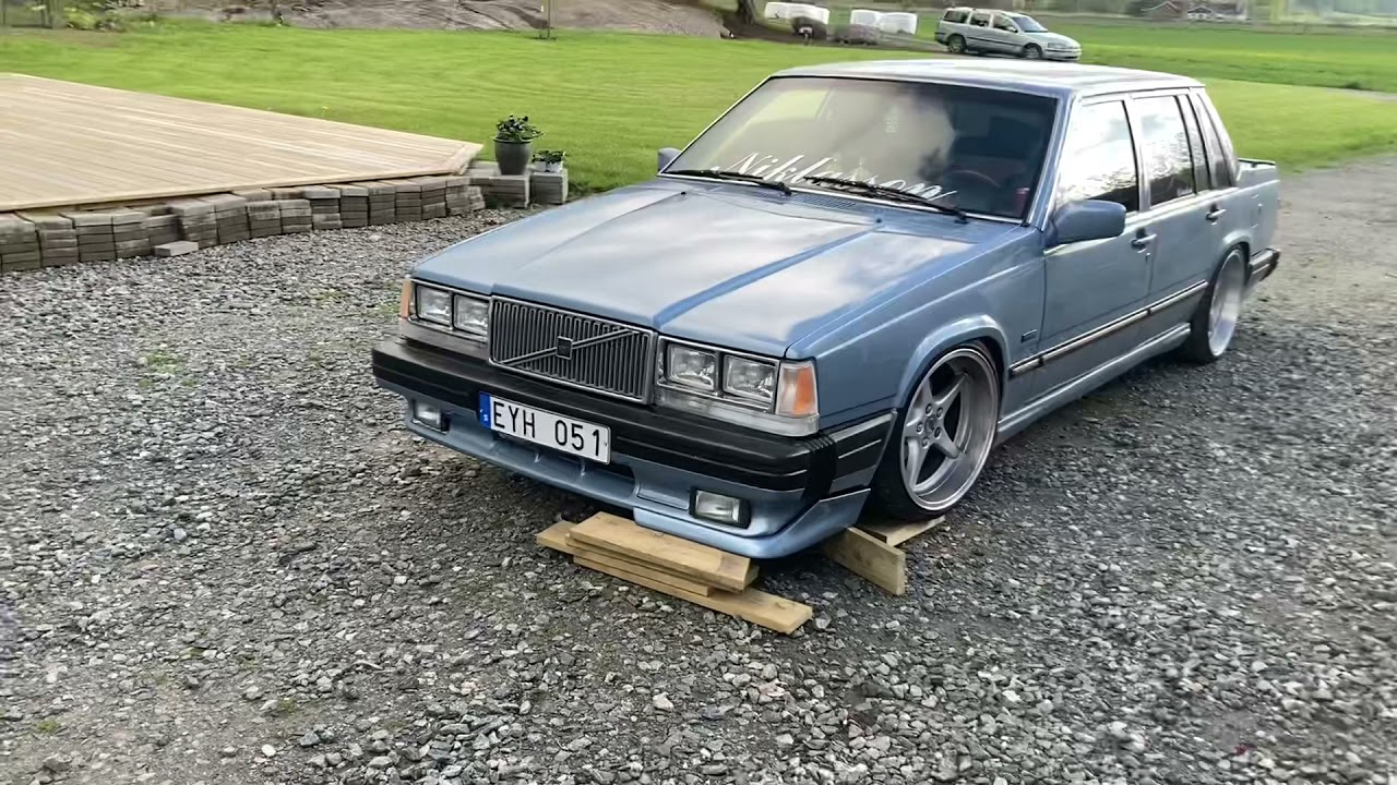 Monterar Addon p&aring; Volvo 744 och k&ouml;per en mikrofon!!