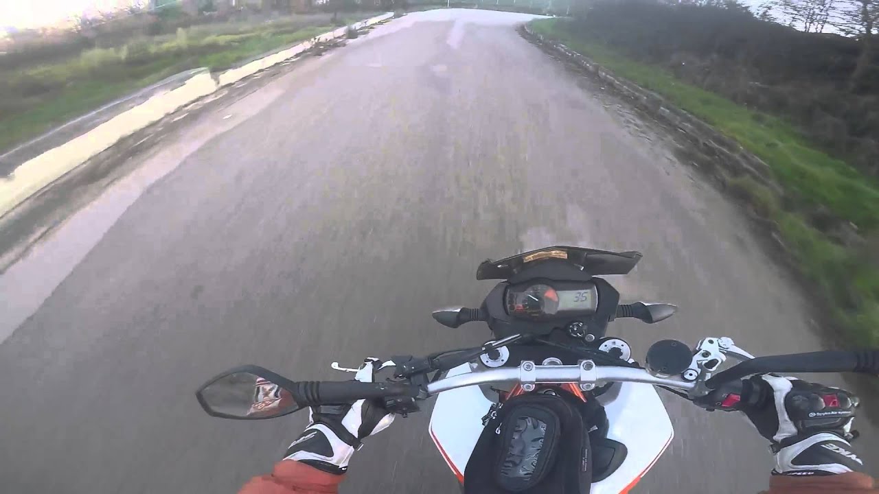Giro in moto KTM-990-SMR da contrada Fiumicello... 19/12/2015