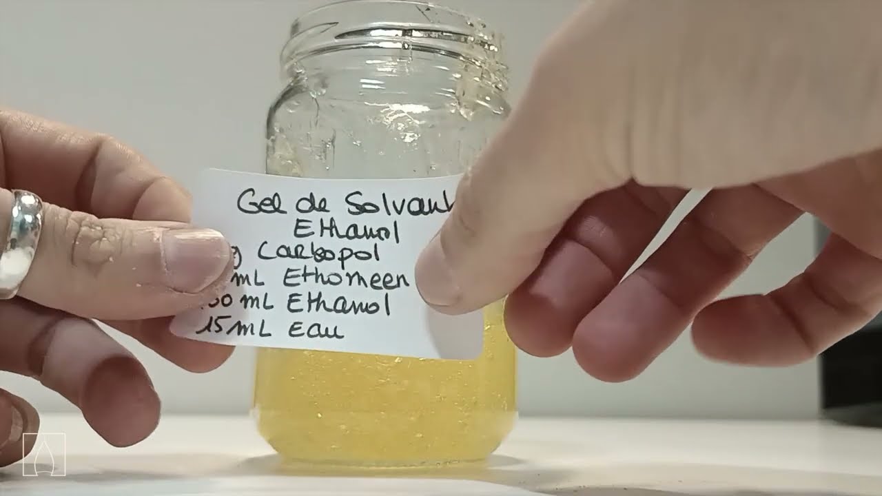 Fabrication d'un gel de solvant pour le nettoyage des vernis, repeints ou résidus de colle