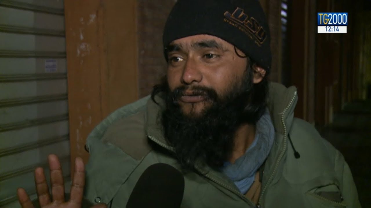 Notte di gelo, con gli operatori della Caritas tra i senzatetto di Roma: “Per me non c’è nessuno”