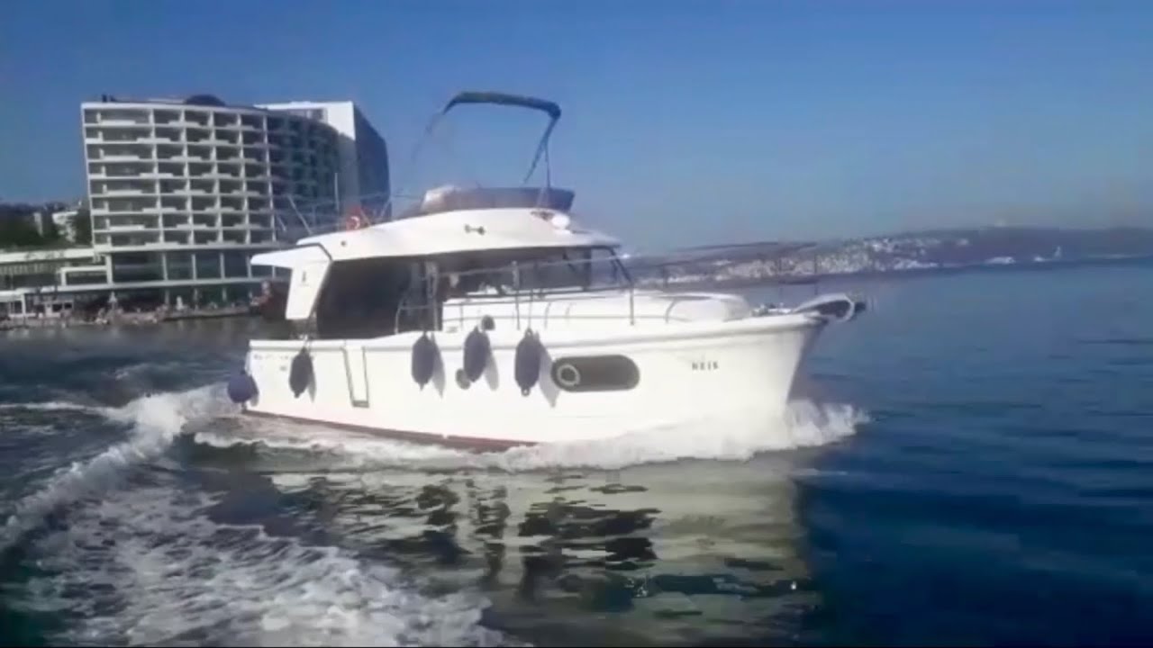 Beneteau Swift Trawler 30 docking Tarabya Marina after cruising a long the Bosphorus 🇹🇷🛥️🎧🎬