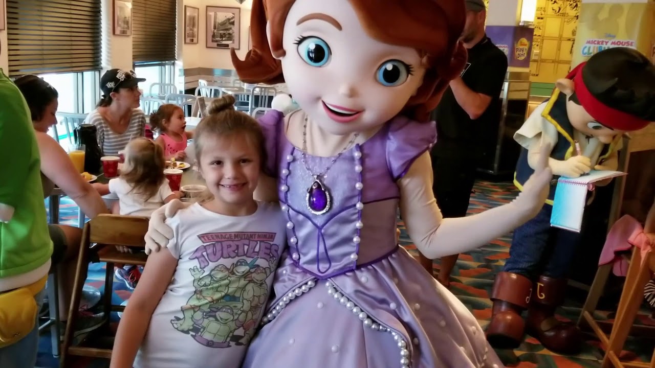 Hollywood & Vine Meeting Disney's Sofia the First, Doc McStuffins, Jake, and Handy Manny