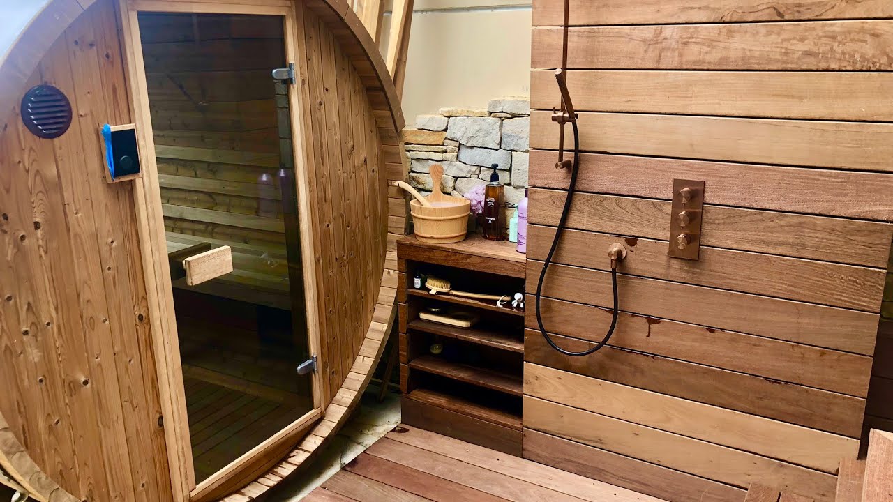 AMAZING-Cliff side sauna escape build!!