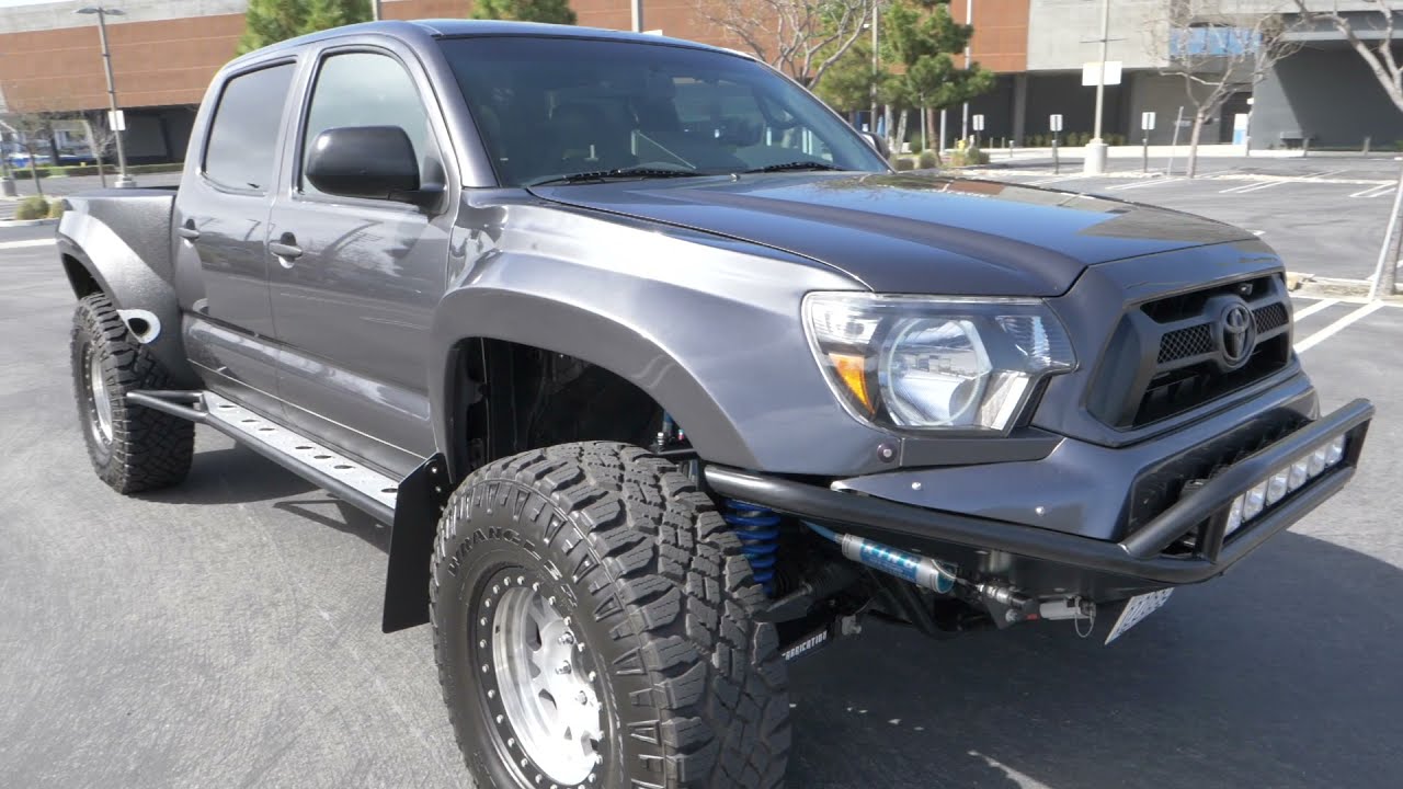 Toyota Tacoma / WALK AROUND