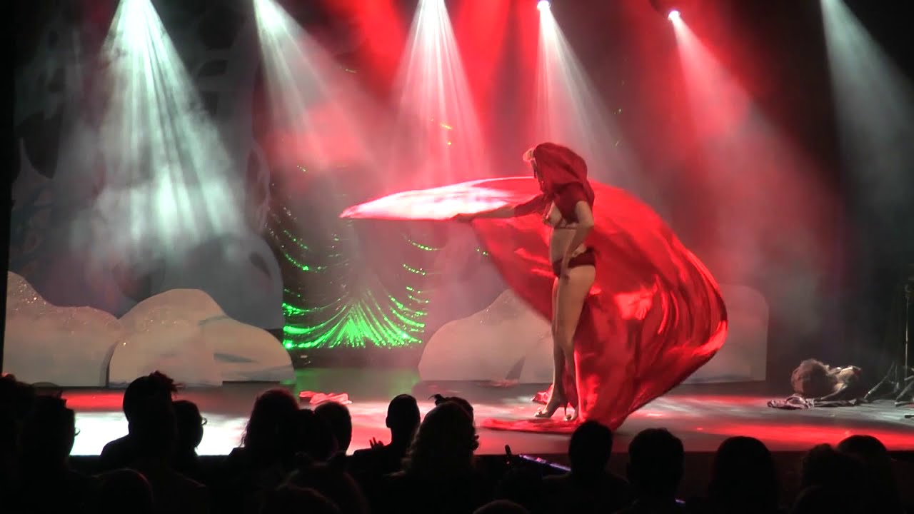 Imogen Kelly - Big Bad Wolf- Burlesque Show - HBF 2017 #05
