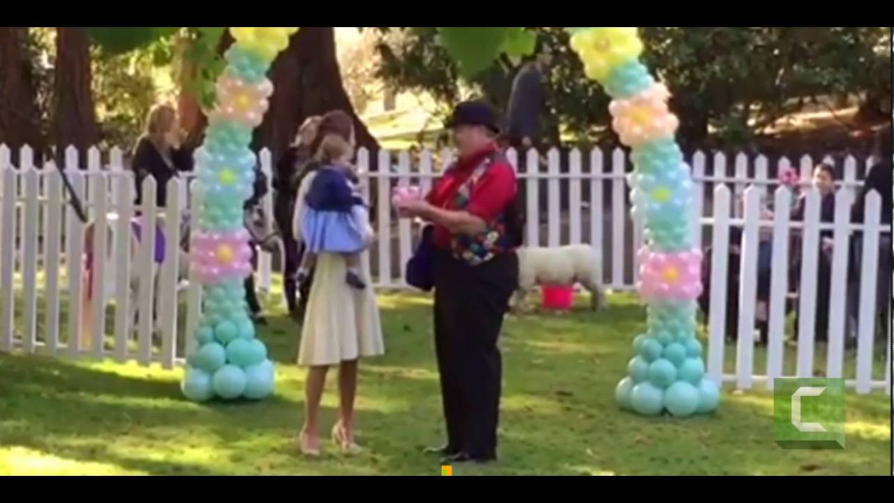 Party time! Princess Charlotte and Prince George enjoy petting zoo  show in Canada
