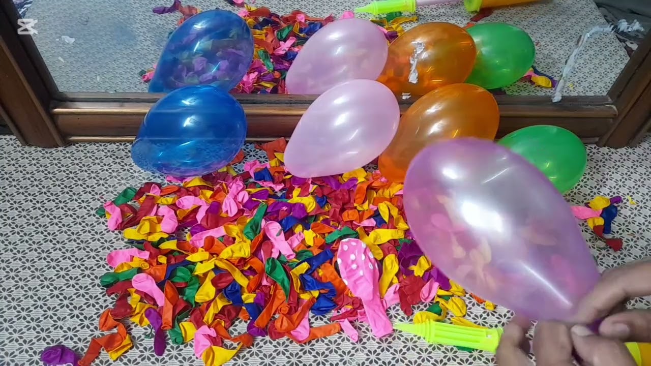 ODDLY SATISFYING ASMR #asmr#relaxing#satisfying#balloons#popping#colors#rainbow