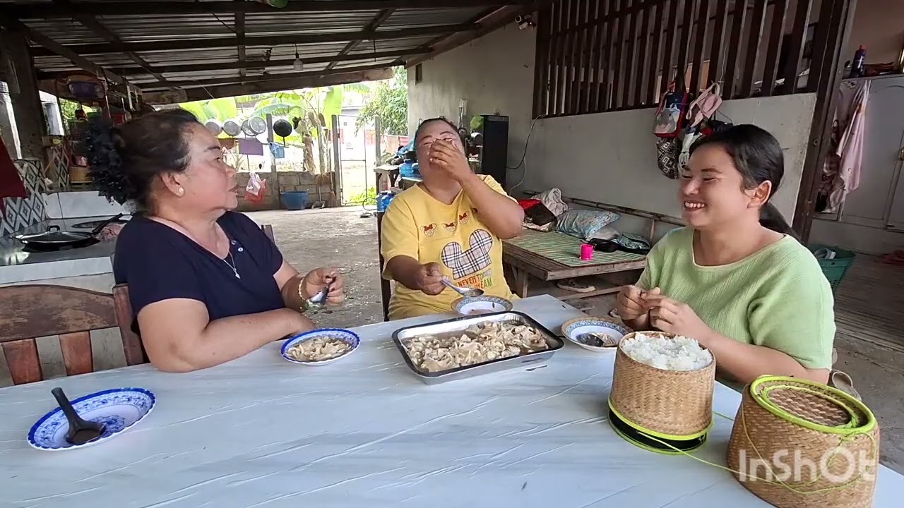 แกง เห็ดขาวเฒ่า สู่แม่หมอนกับอ้นน้อยกิน