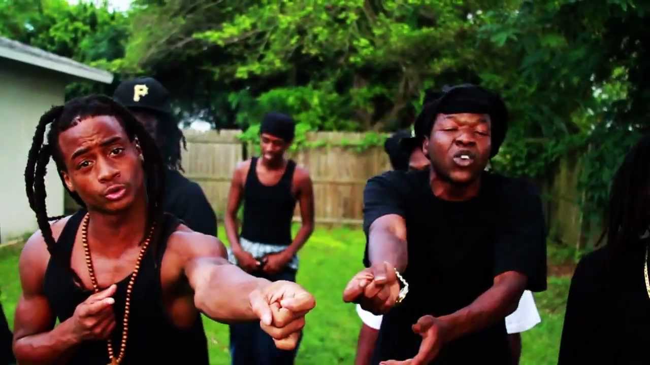 Lookin 4 Me (Official Music Video) - Dora St/HoodBoyz