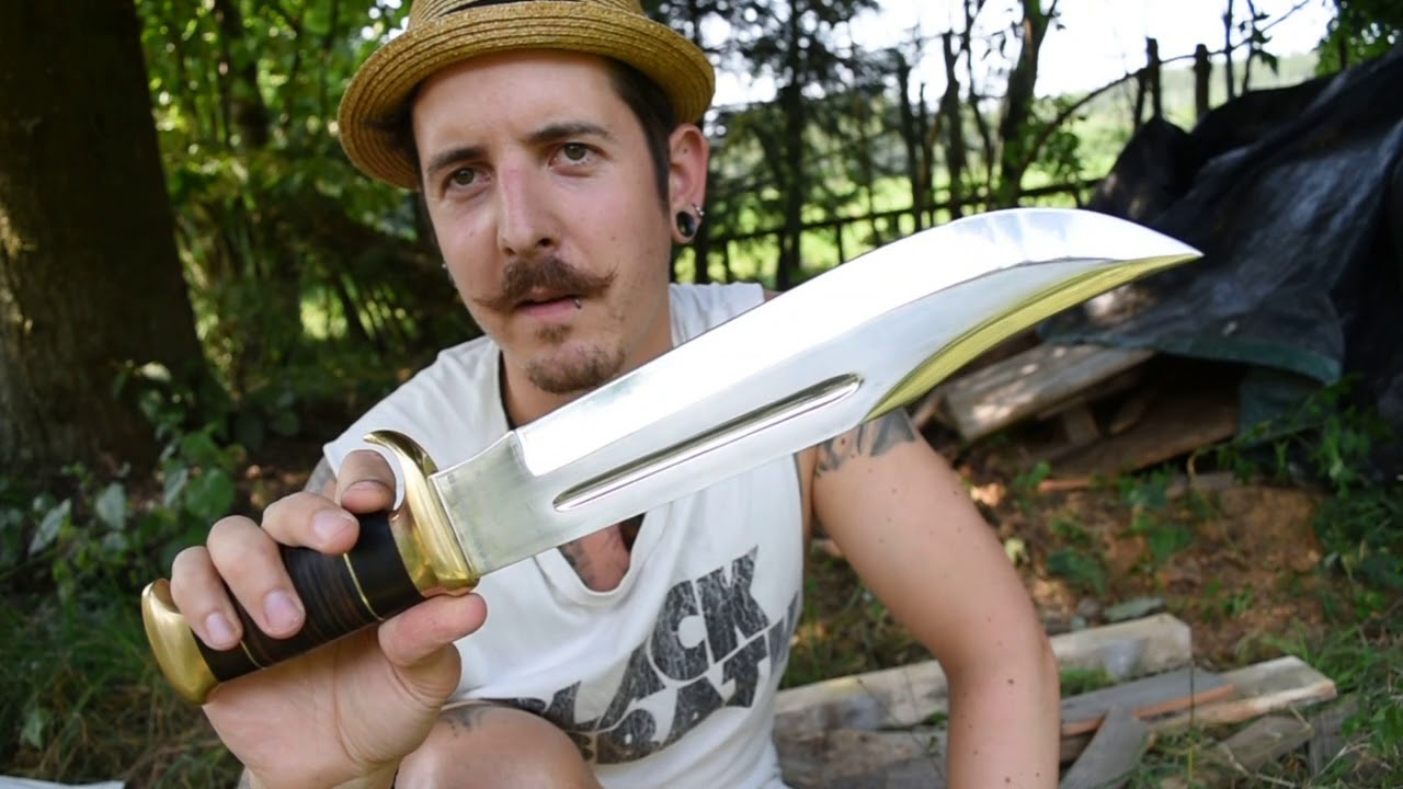 Nutzloses Vitrinenstück, oder brachiales Campknife? - Down Under Knives 