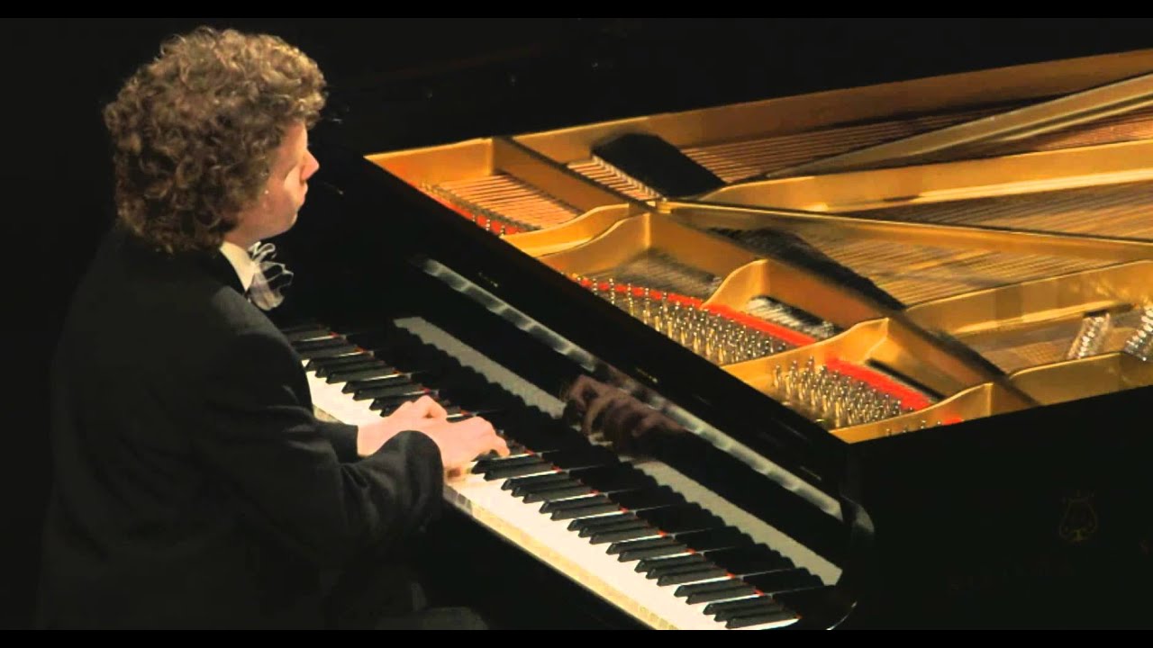 Nikolay Khozyainov　HAYDN　Sonata in D Major, Hob XVI33