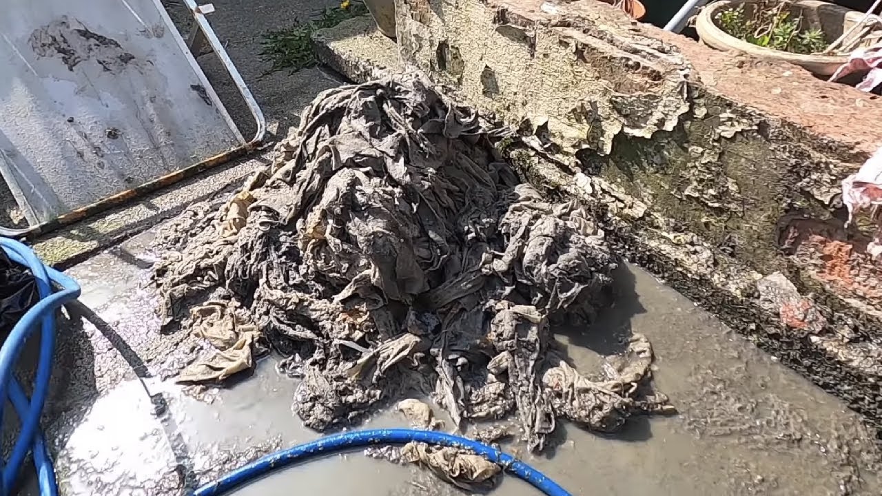 Unbelievable! This Is Why You Shouldn't Put Wet Wipes Down Your Drains!