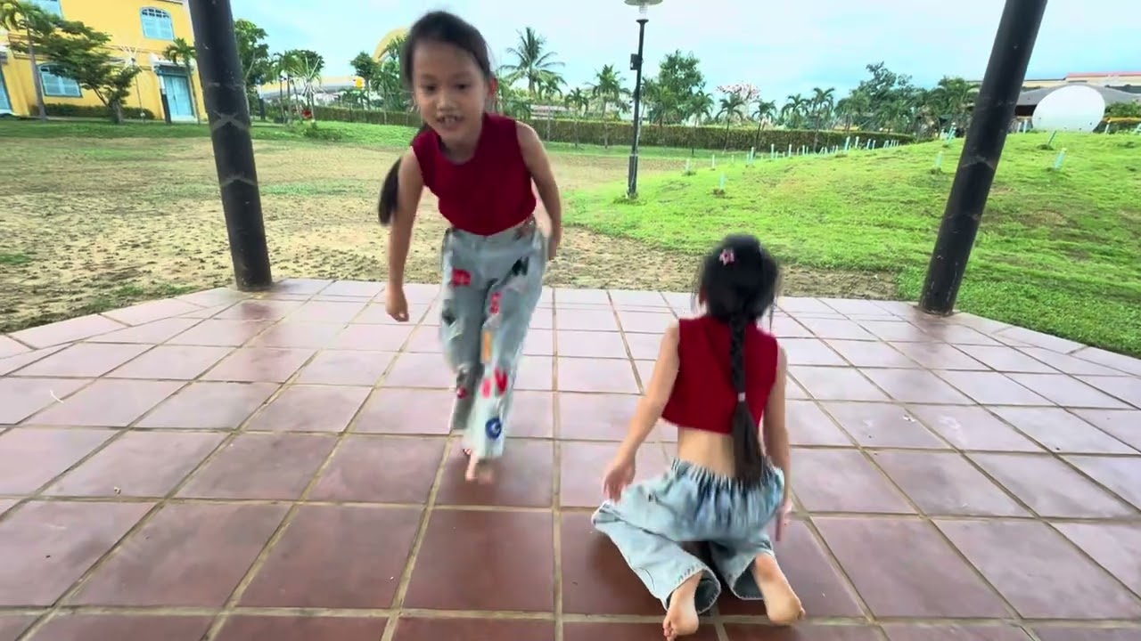 Đồng dao xinh gái - phiên bản Tina & Lily