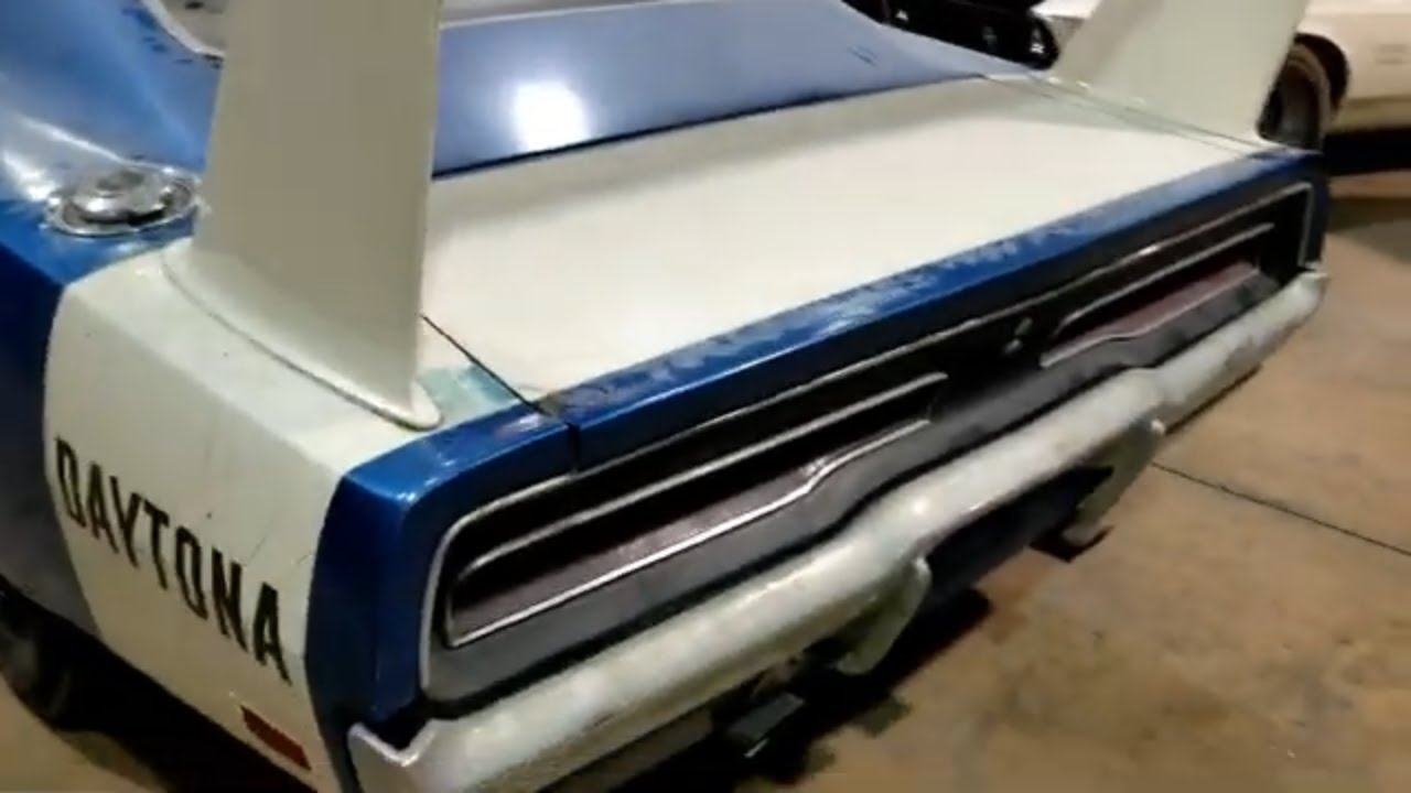 PRICEY RARE CAR BARN FINDS AT THE MCACN MUSCLE CAR SHOW 2019 VLOG