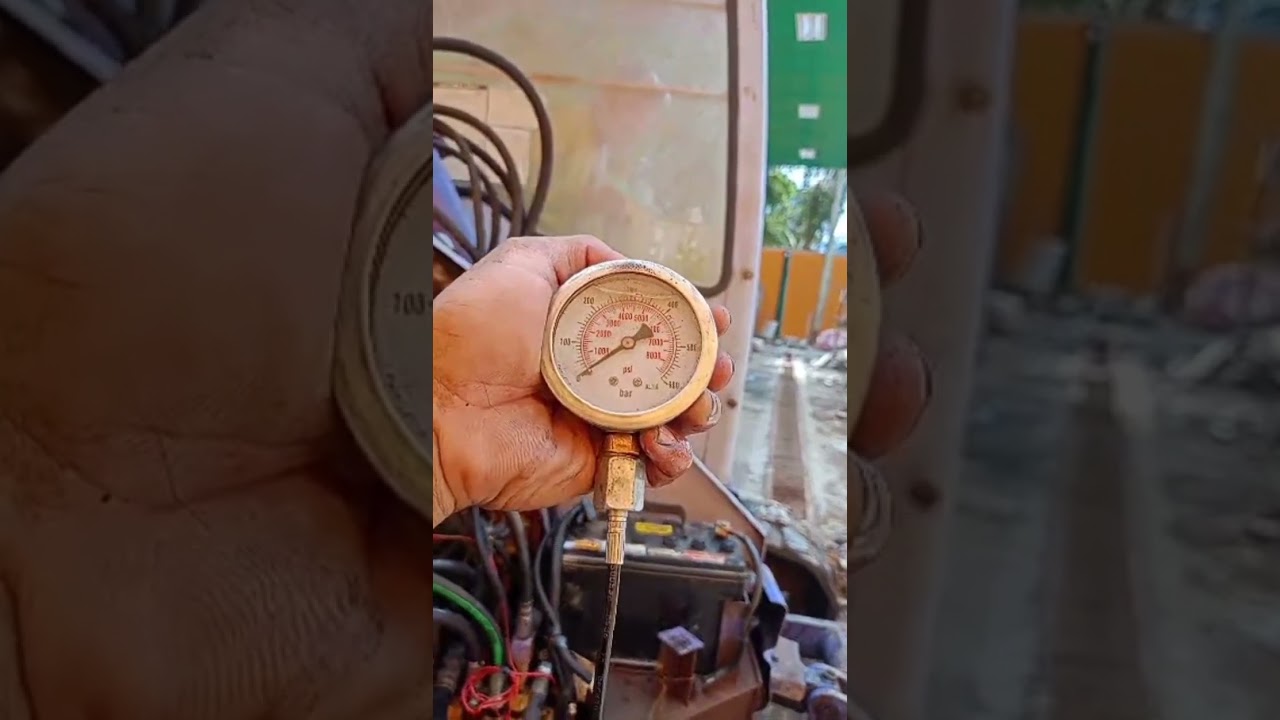 Replacing the Mainpump (komatsu PC 50UU)