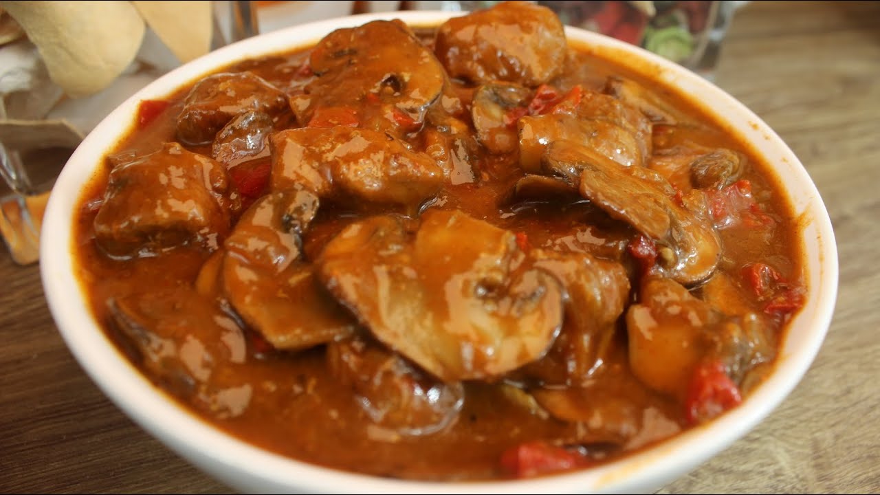 Рецепт вкусного гуляша из свинины с грибами, мясной нарезки с грибами