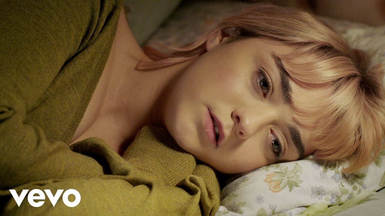 Freya Ridings - You Mean The World To Me (Official Music Video)