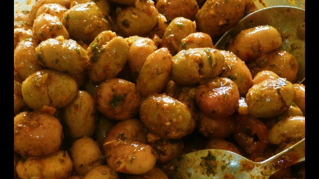 الزيتون متبل بخلطة لذيذة جدا وسهلة متشبعوش منو 👌لعشاق الزيتون😍😍