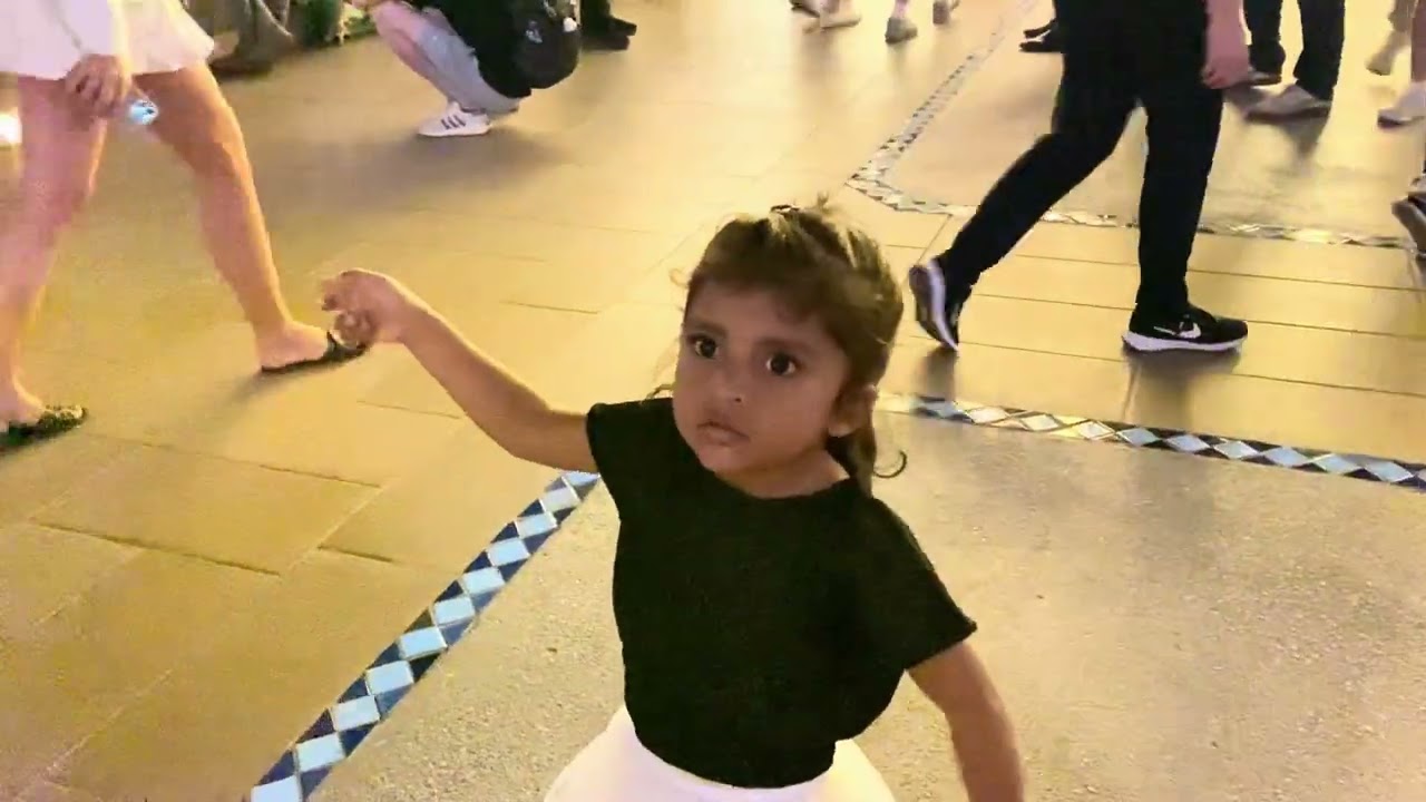Burj khalifa lighting show #daliyrutine #family #dubailiving #minivlog #vlog 