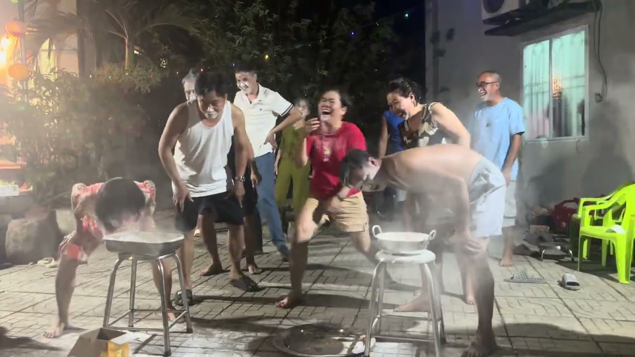Trò trơ bụi mù