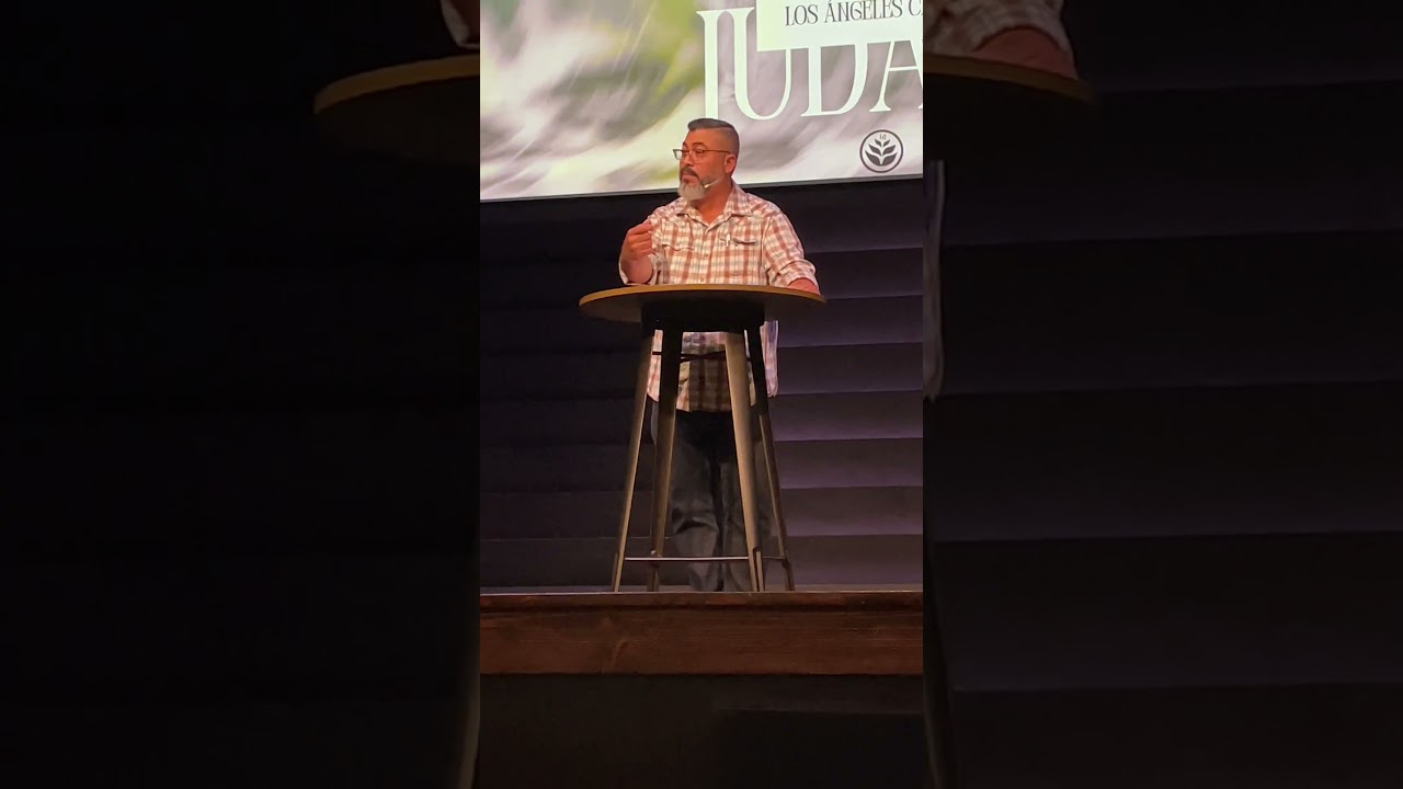 Pastor Omar Velasco.