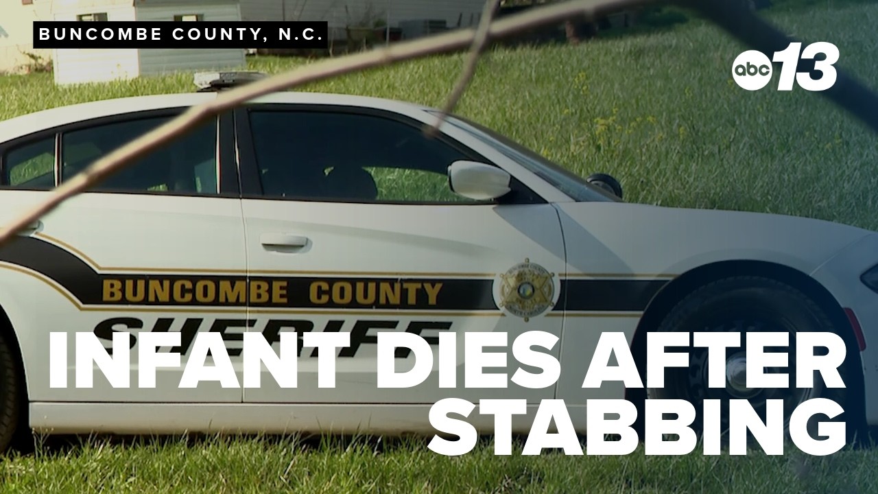 Младенец скончался после ножевого ранения; матери предъявлено обвинение в убийстве.