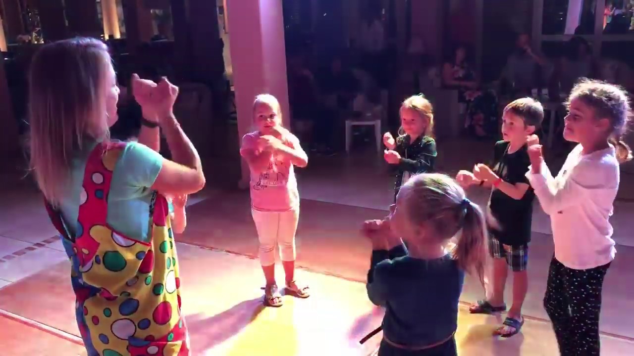 Soku bachi vira. Mini disco in Egypt