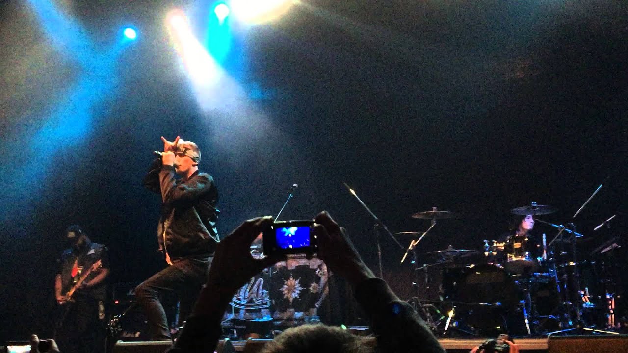 Machine Gun Kelly - Spotlight (Live, Moscow, 2015)