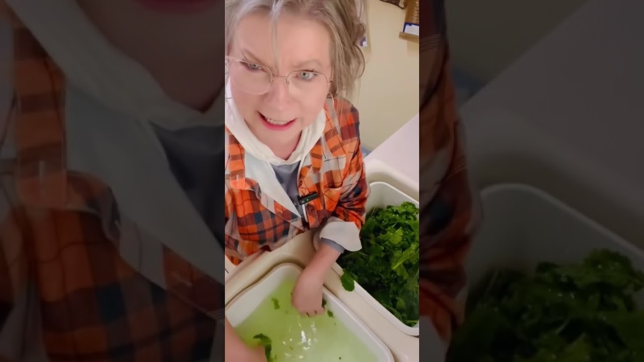 Я потеряла обручальное кольцо на грядке с репой!!