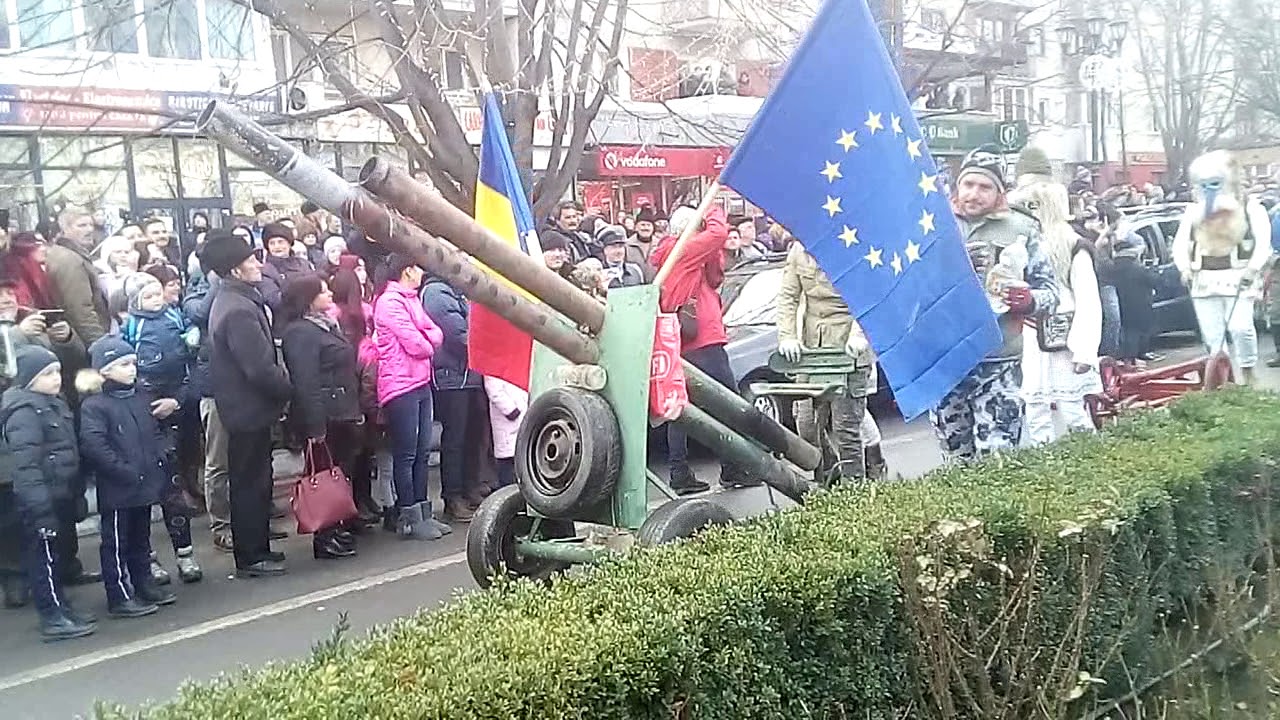 Ursul din Comanesti 2017- Defilarea !