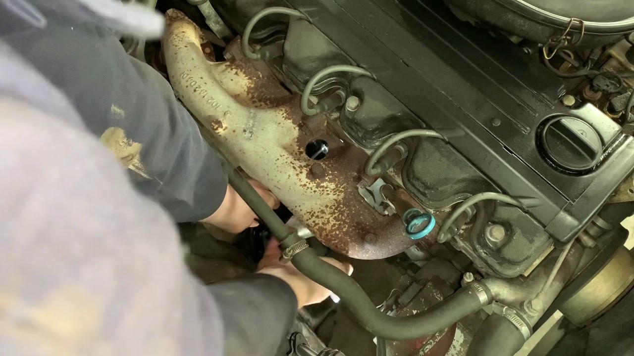 Mercedes Benz 230e w123 Thermostat and Coolant Change.