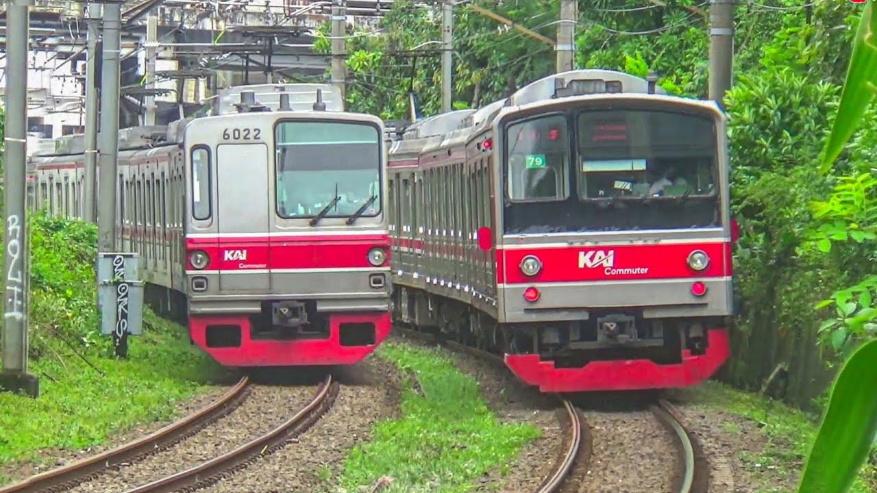 HUNTING KRL COMMUTER LINE LINTAS KULON DI PERLINTASAN JPL 52 KEBAYORAN, JAKARTA SELATAN