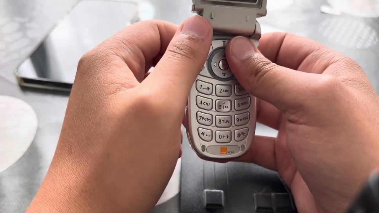 Motorola V220 default ringtones