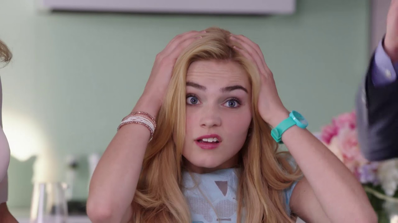 Les 7 premières minutes du film! I Zombies I Disney Channel BE