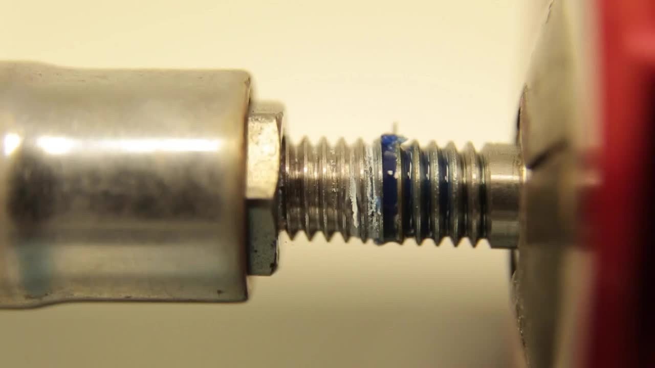 Adesivi LOCTITE: Test della coppia