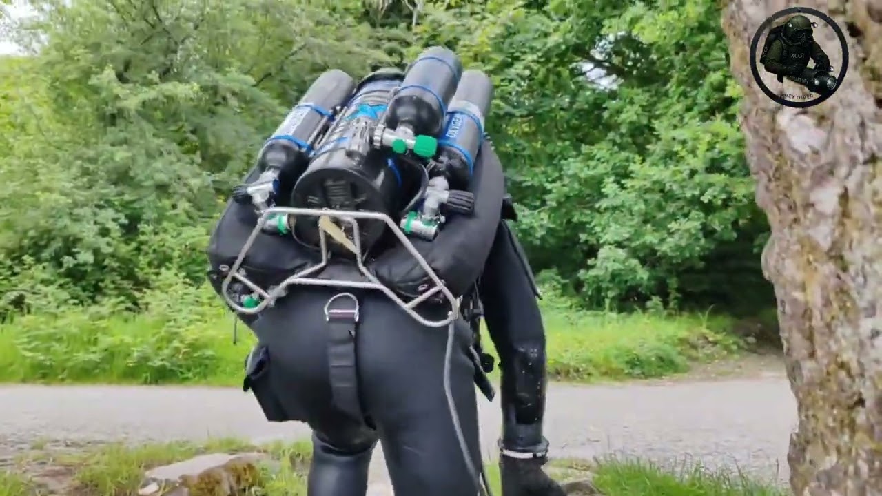 The largest lake in England Diving in Windermere.
