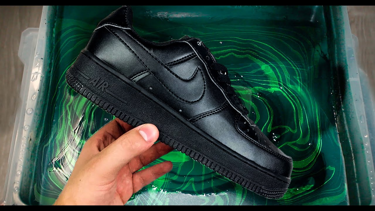 Покрасил Nike Air Force ВОДОЙ
