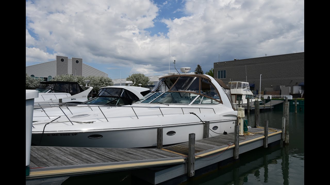 2001 Cruisers Yachts 3672 Express; SOLD