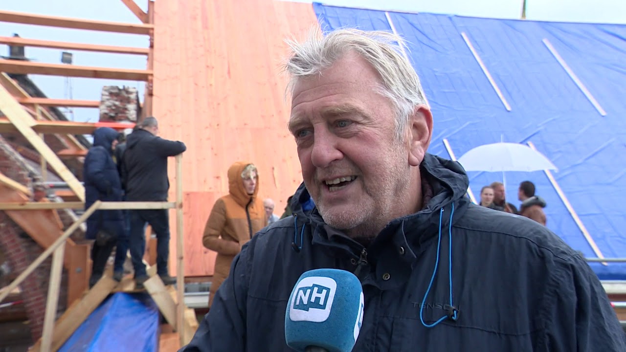 Honderden beklimmen Corneliuskerk in Limmen: 