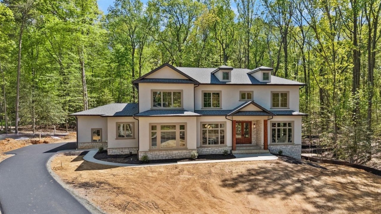 TOUR INSIDE A CUSTOM LUXURY HOME W/A STUNNING KITCHEN IN GREAT FALLS VA!