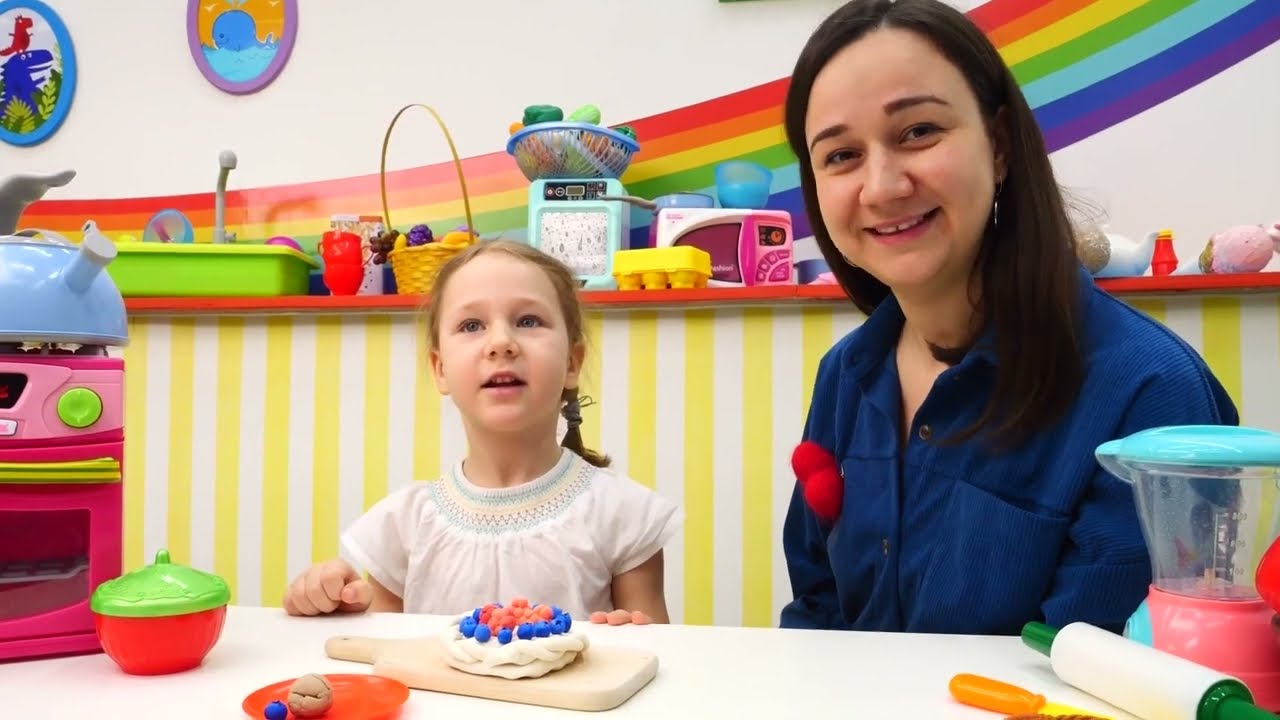 Giochiamo con le bambole nei video con i giochi più interessanti! Video per i bambini piccoli