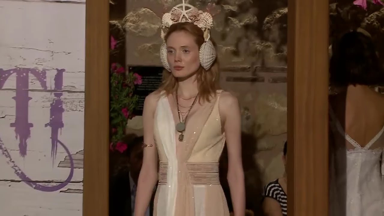 TUBA ERGIN SS19 DEMI COUTURE FASHION SHOW "MAISON ALACATI"