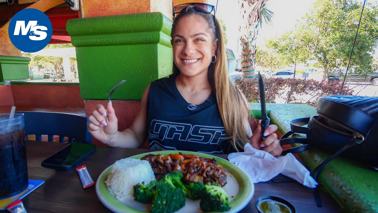 Full Day Of Eating As A Fitness Pro  | Ariel Khadr's Offseason Eats | 2094 Calories