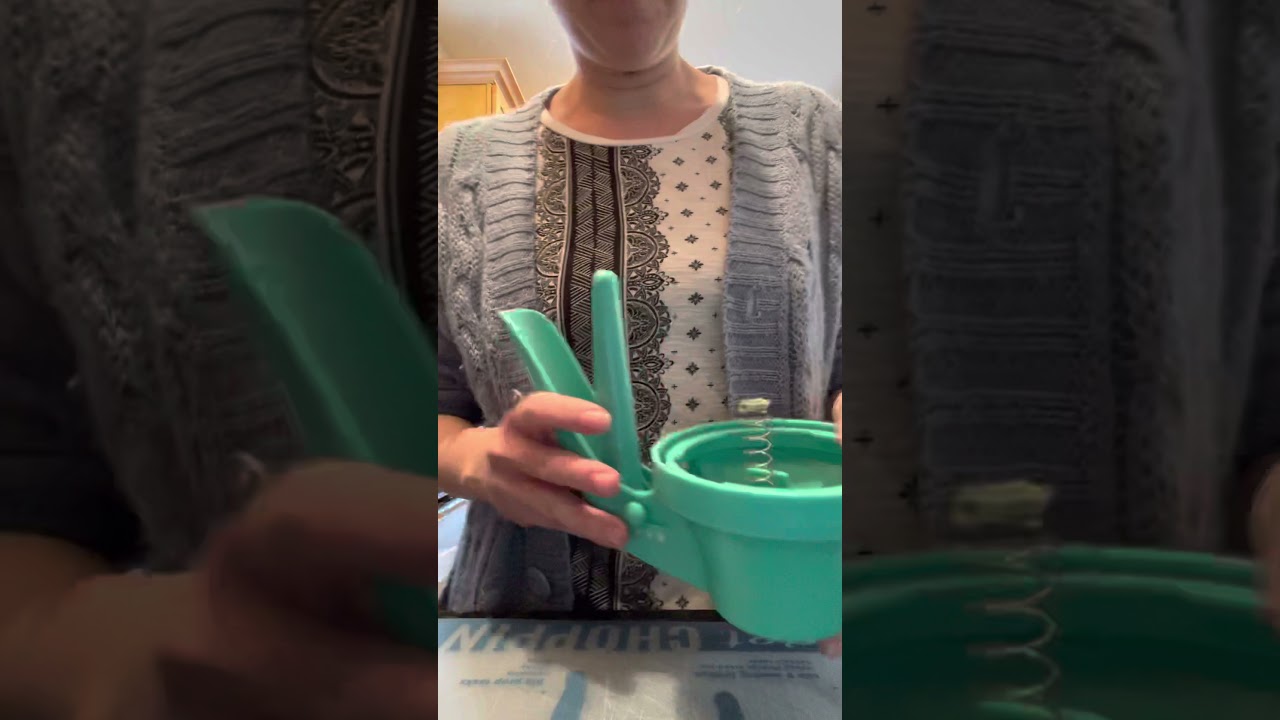 Pampered Chef Batter Mixer & Dispenser. How to assemble selector.